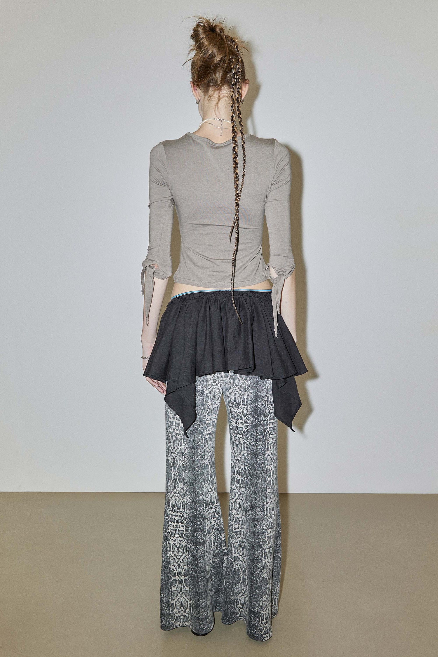 Tie Sleeve Tee Taupe