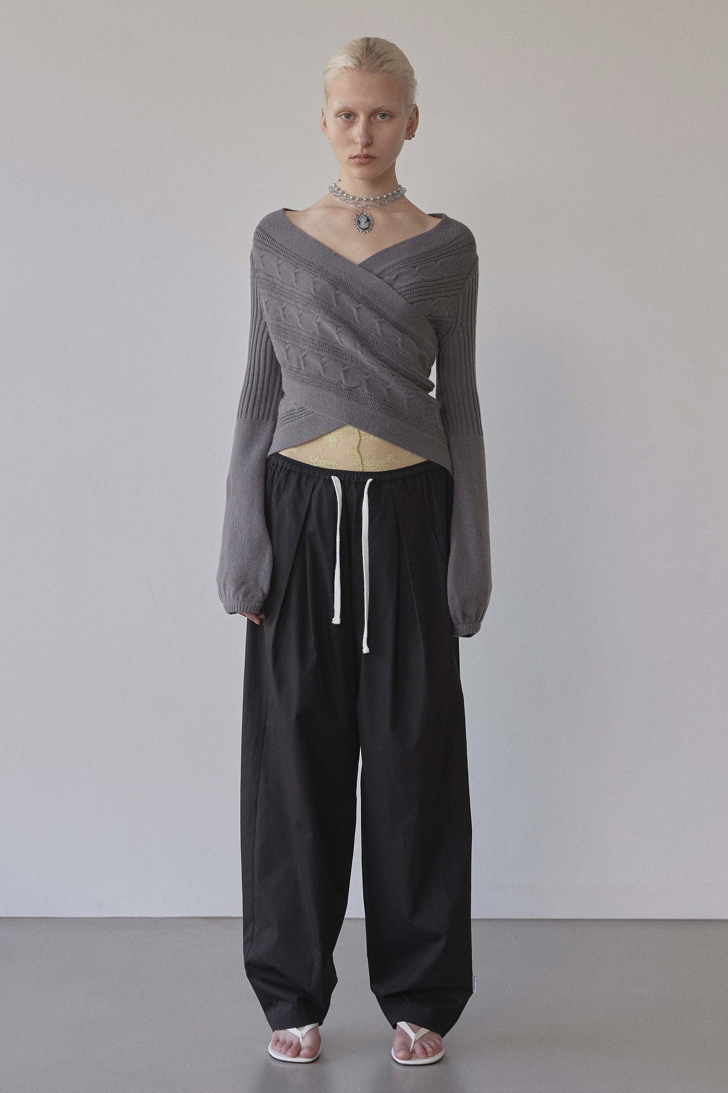 Bed To Go Pintuck Pants Black