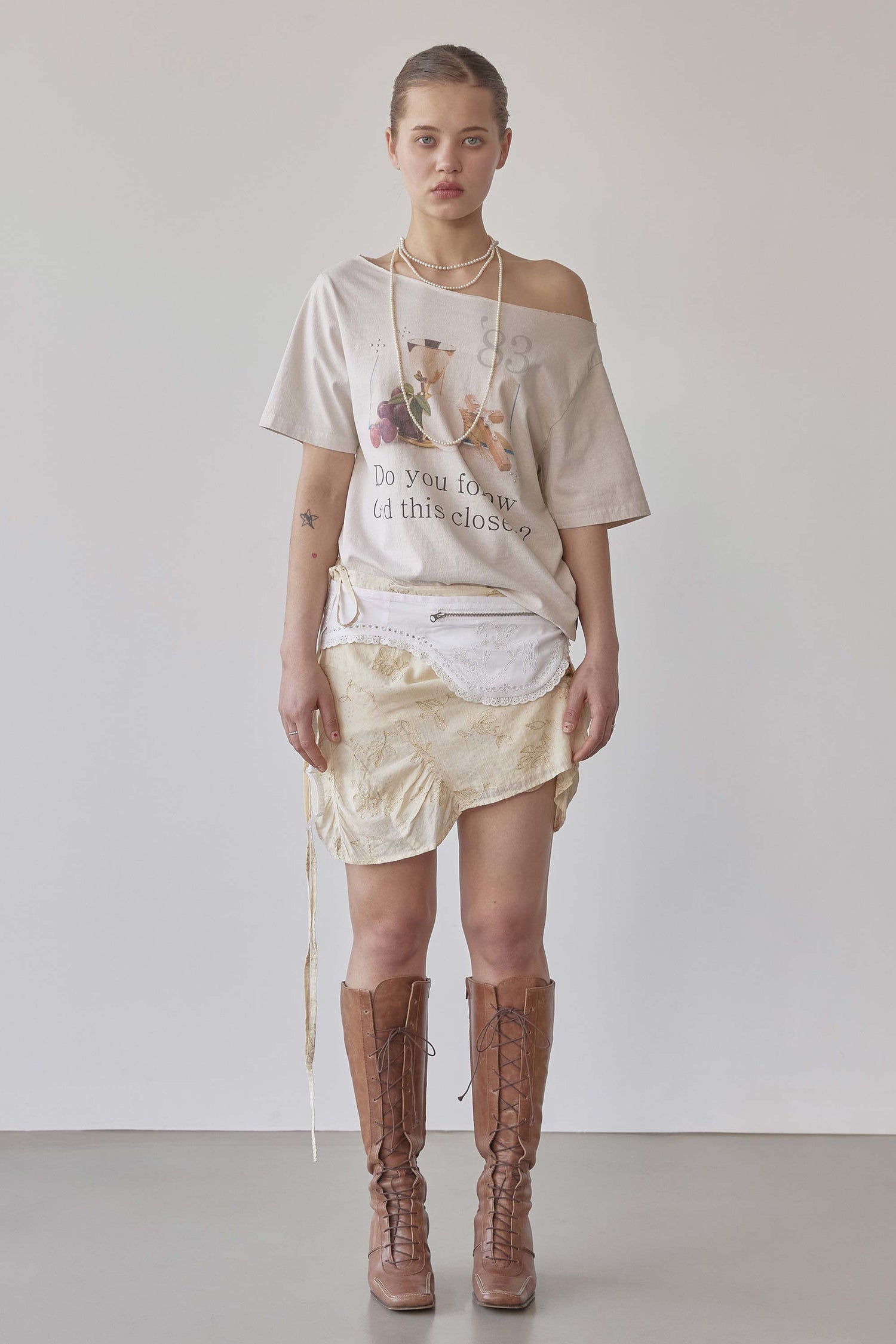 83 Faith Cut Out Tee Dirty White