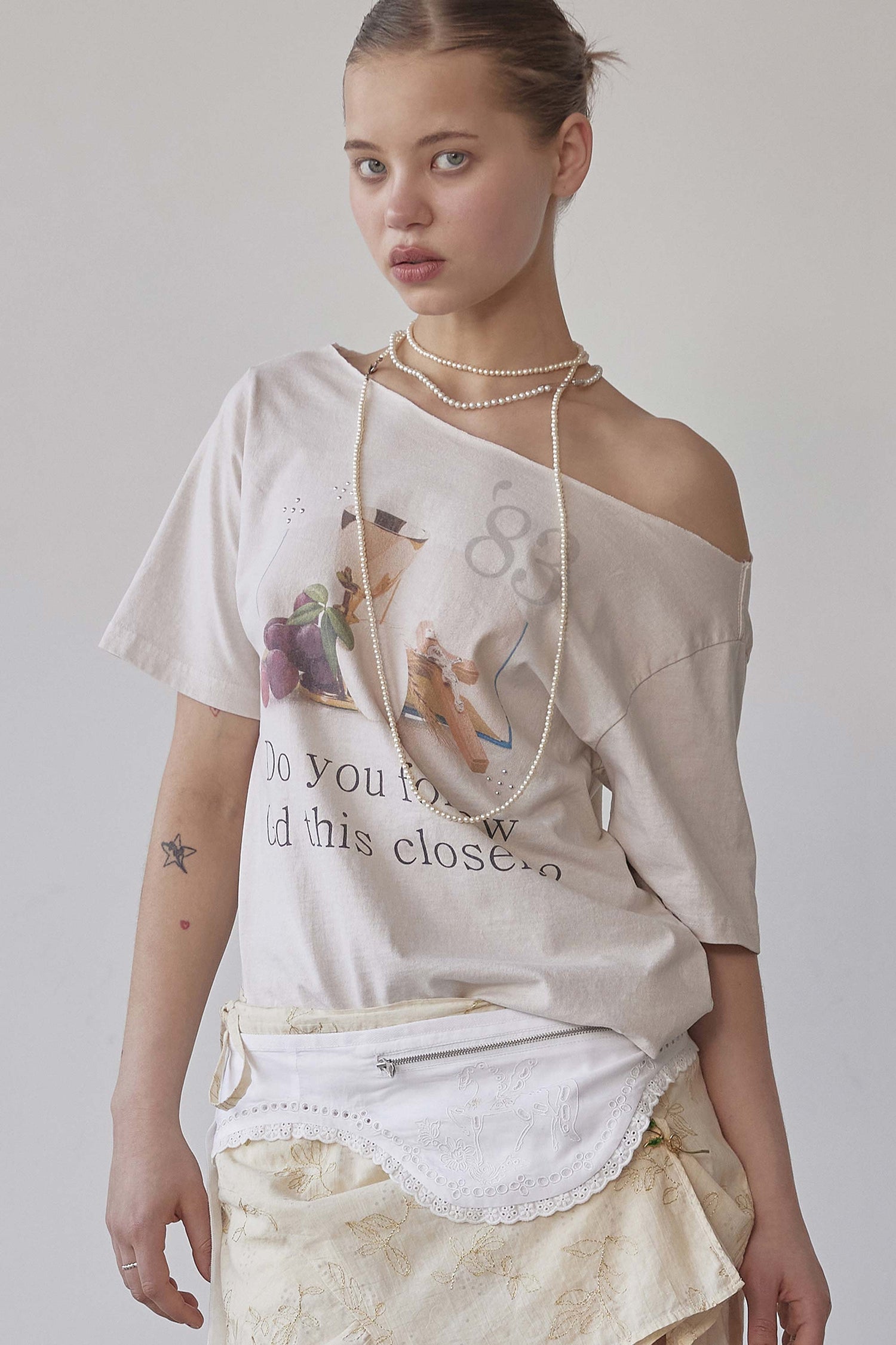 83 Faith Cut Out Tee Dirty White