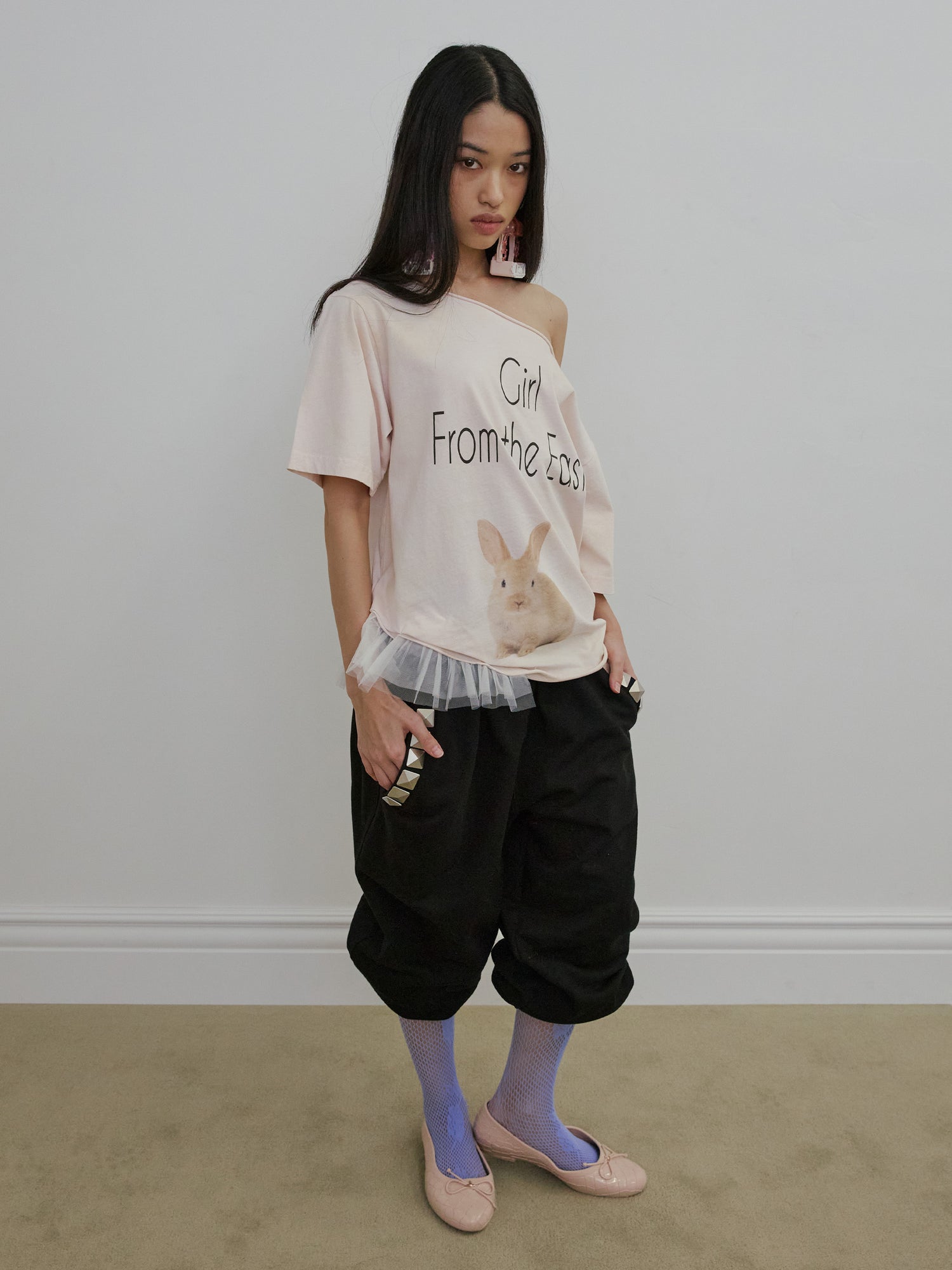 Wander Girl Off-Shoulder Tee Baby Pink