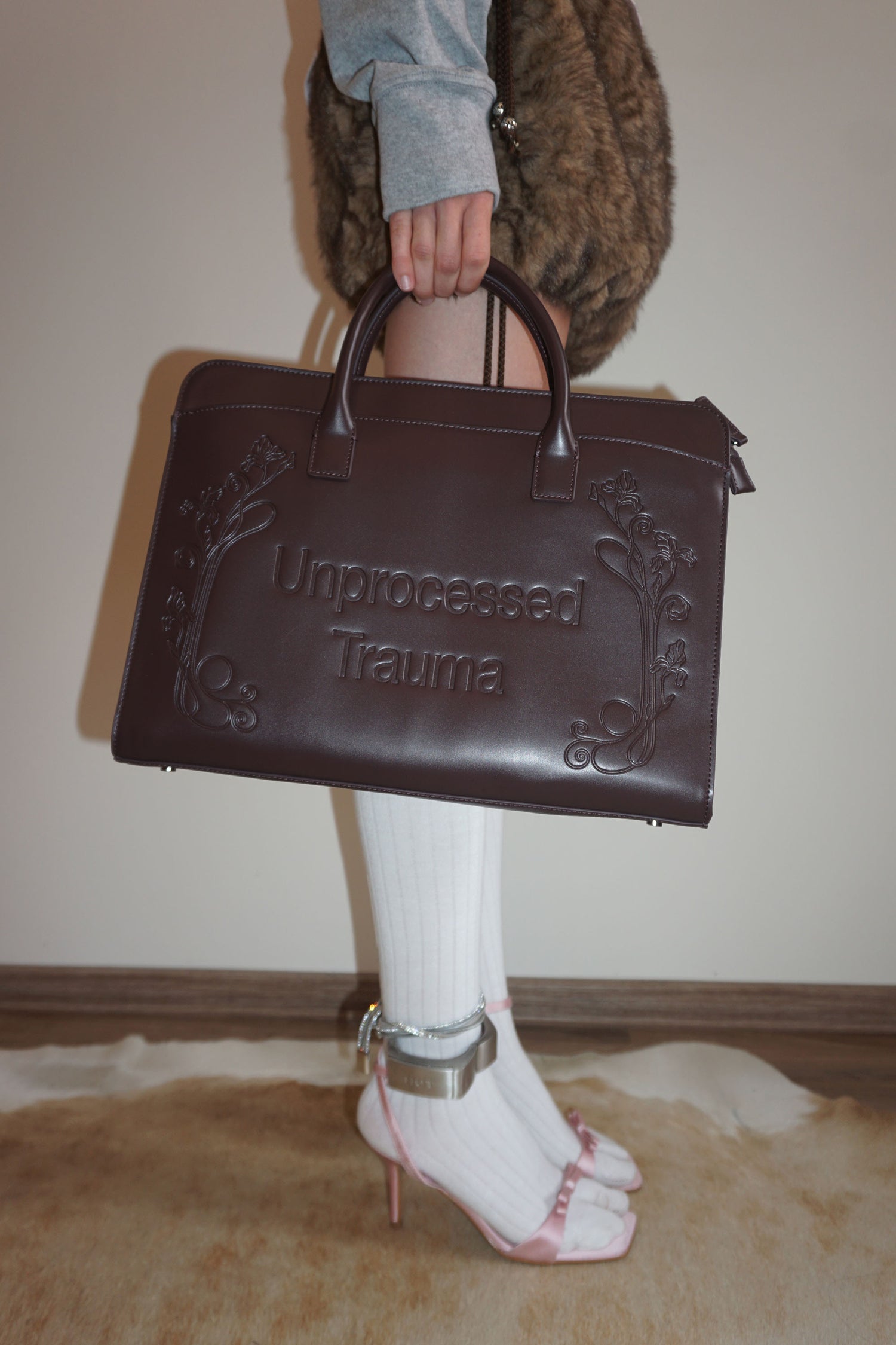 Case Closed Bag Brown