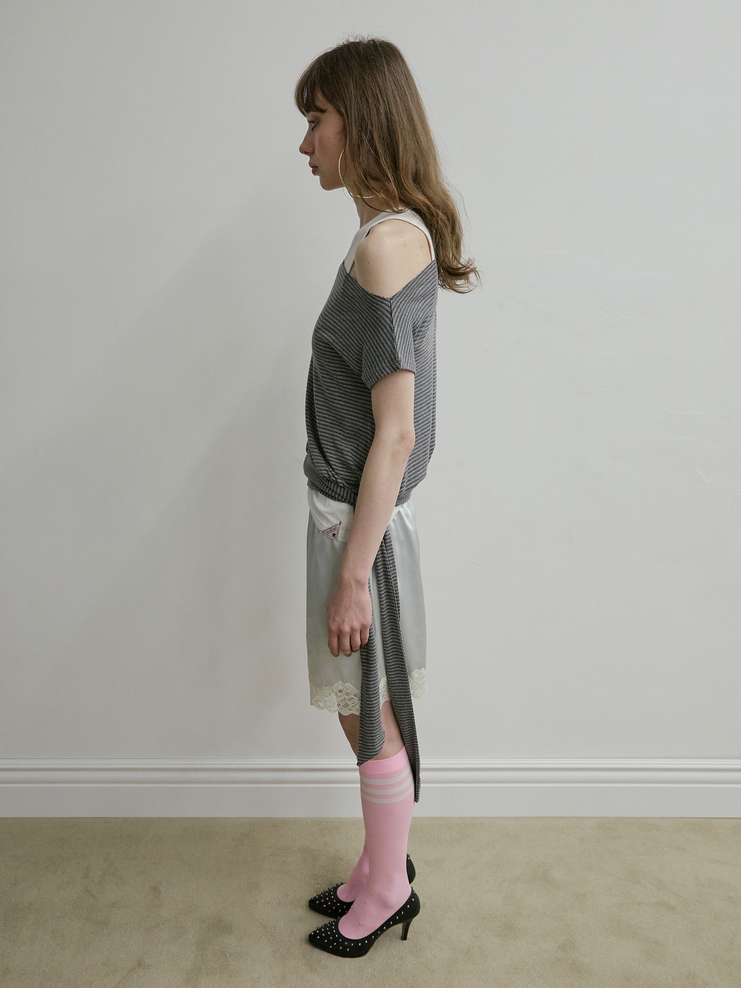 Off-Shoulder Button Tee Melange Gray